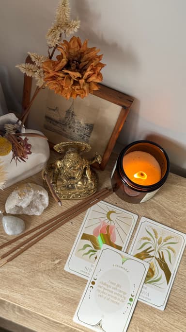 Sacred Art of Mudra Oracle thumbnail 2